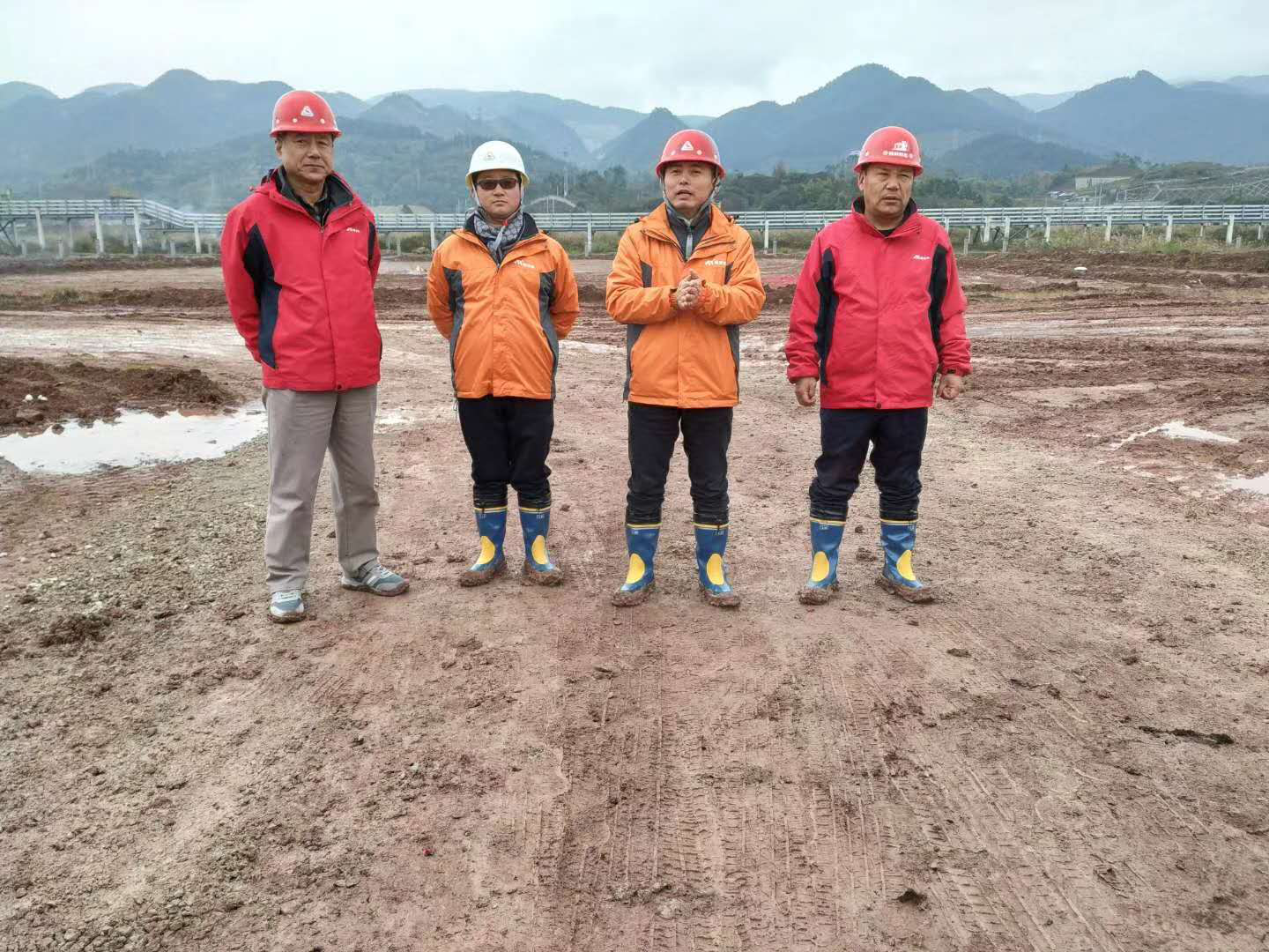 重慶路安特|瀝青路面施工|重慶瀝青路面|彩色混凝土工程|水泥混凝土路面|路面環(huán)氧抗滑薄層 |重慶路面工程|瀝青混泥土路面