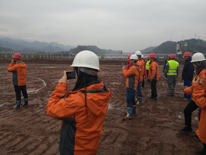 重慶路安特|瀝青路面施工|重慶瀝青路面|彩色混凝土工程|水泥混凝土路面|路面環(huán)氧抗滑薄層 |重慶路面工程|瀝青混泥土路面